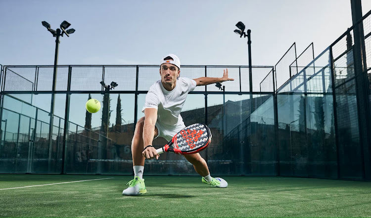 De opkomst van Padel: waar sport en stijl samenkomen